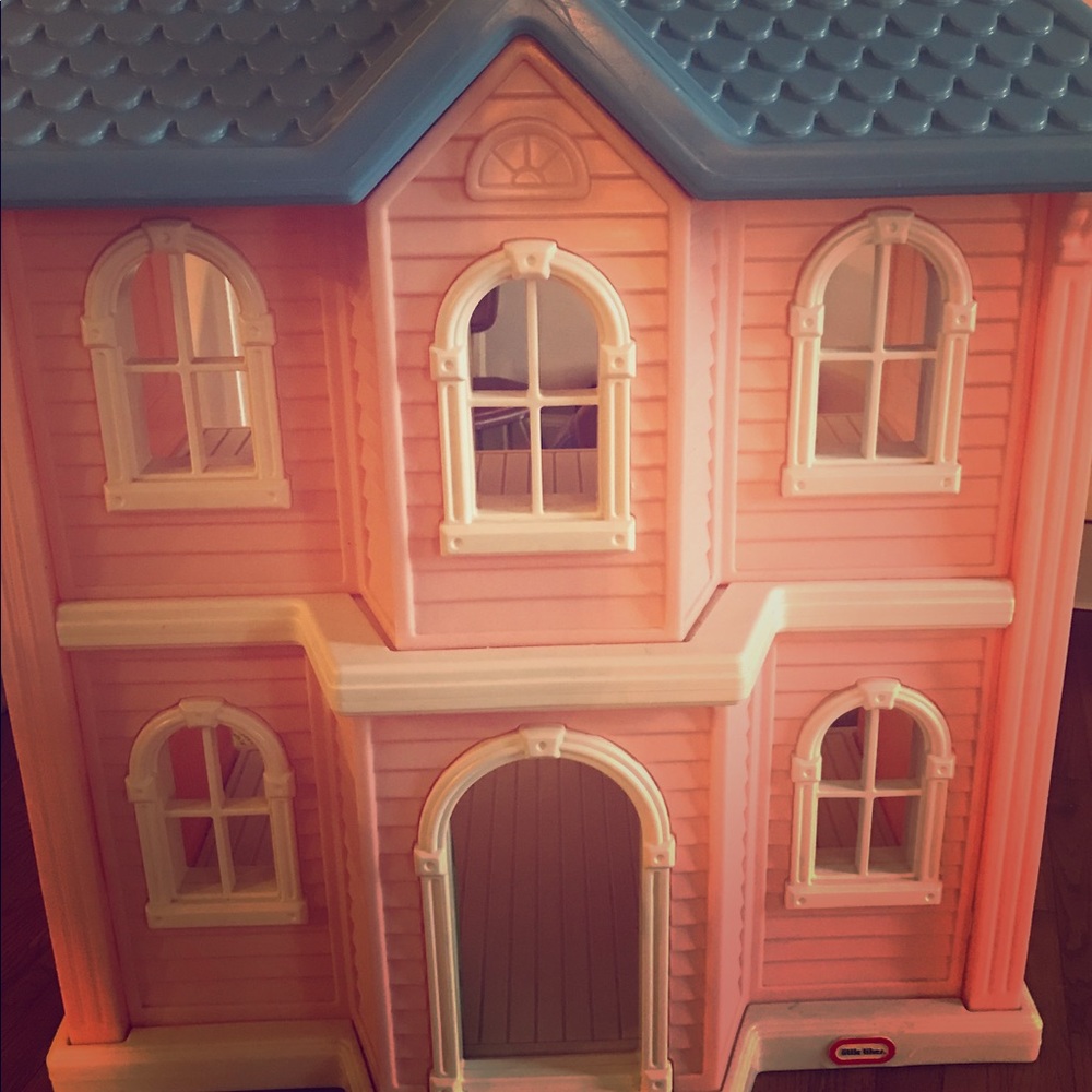 Little Tike Dollhouse